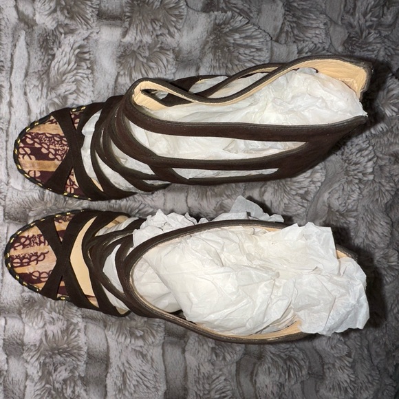 Christian Louboutin Tosca 140 Suede/Bazin Chocolate - Picture 4 of 6